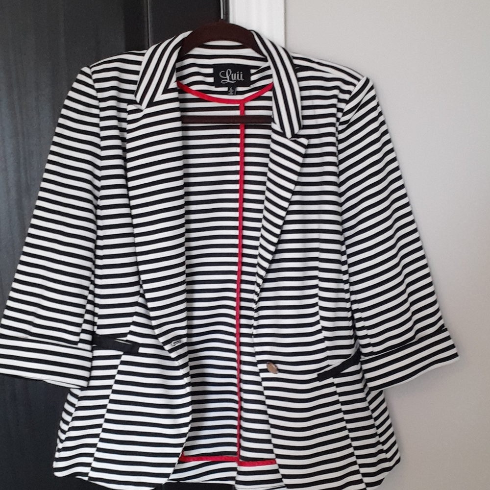Luii Black and White striped blazer